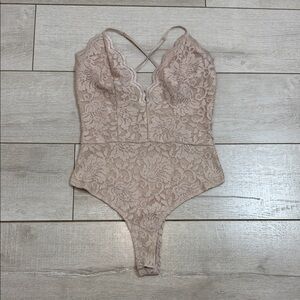 Windsor Lace Bodysuit in Cream